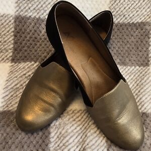 A2 by Aerosols black and gold like new dress shoes size 10